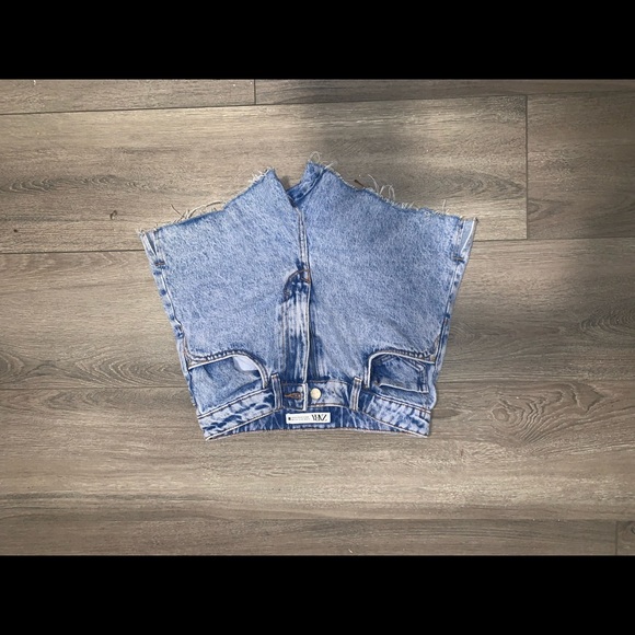 Zara Light Wash High Rise Denim Short - Picture 2 of 4
